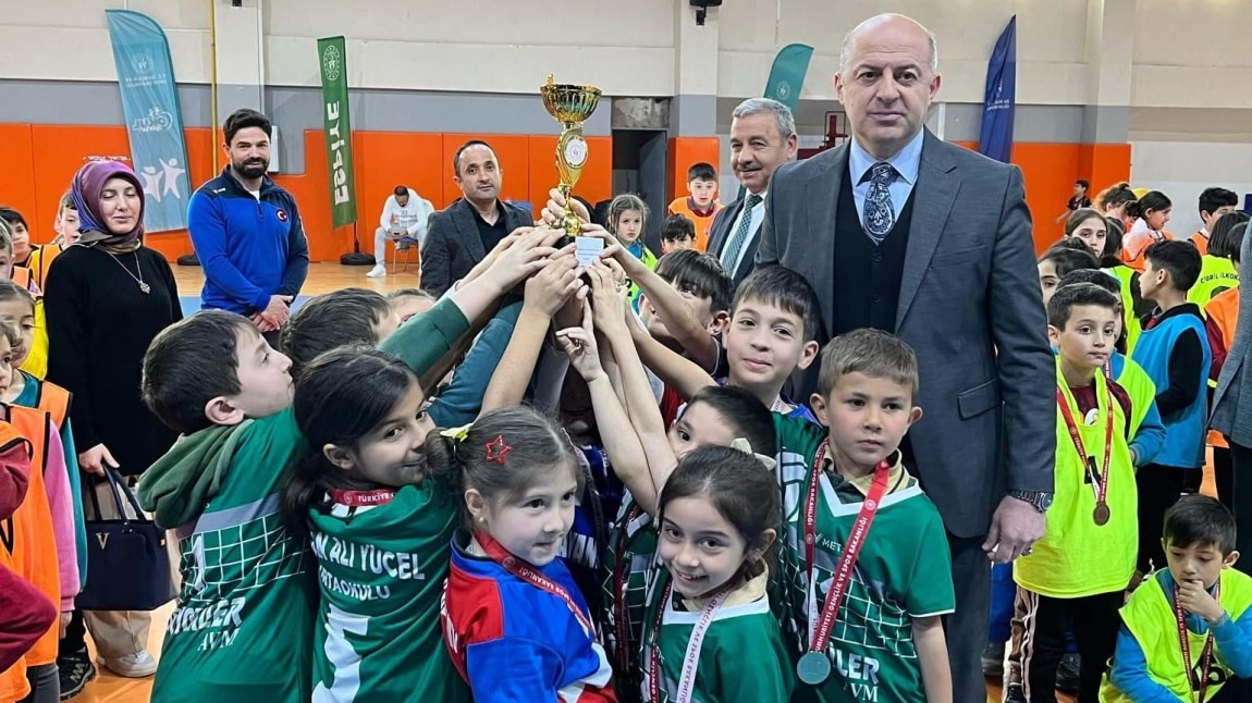 GELENEKSEL ÇOCUK OYUNLARI ŞENLİĞİ